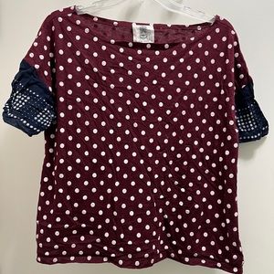 Anthropologie maroon, navy polka dotted short sleeve shirt